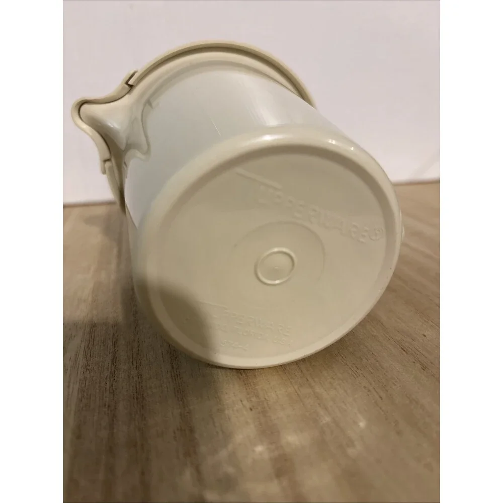 Vintage Tupperware Creamer Beige Colored #574-12 - Picture 5 of 8